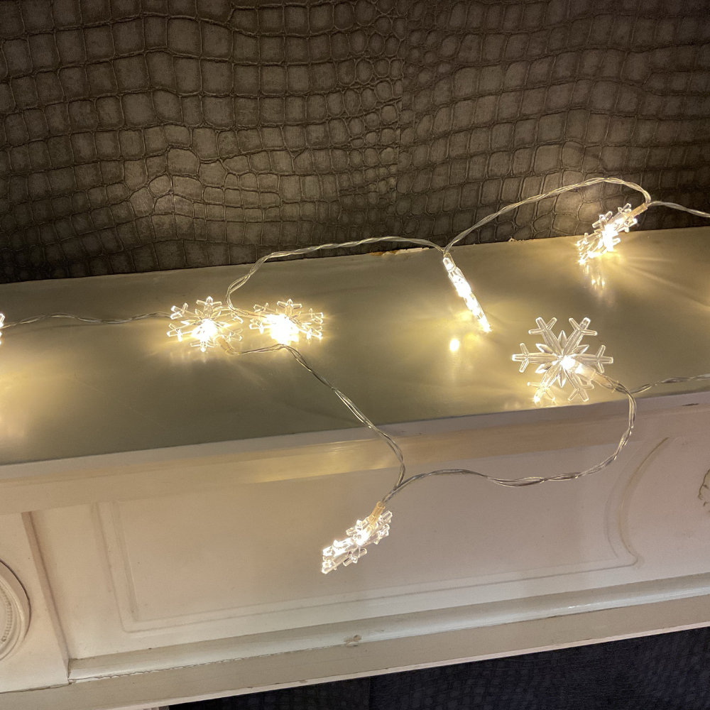 Snowflake warm white string lights 20 LED's 3m. battery operated