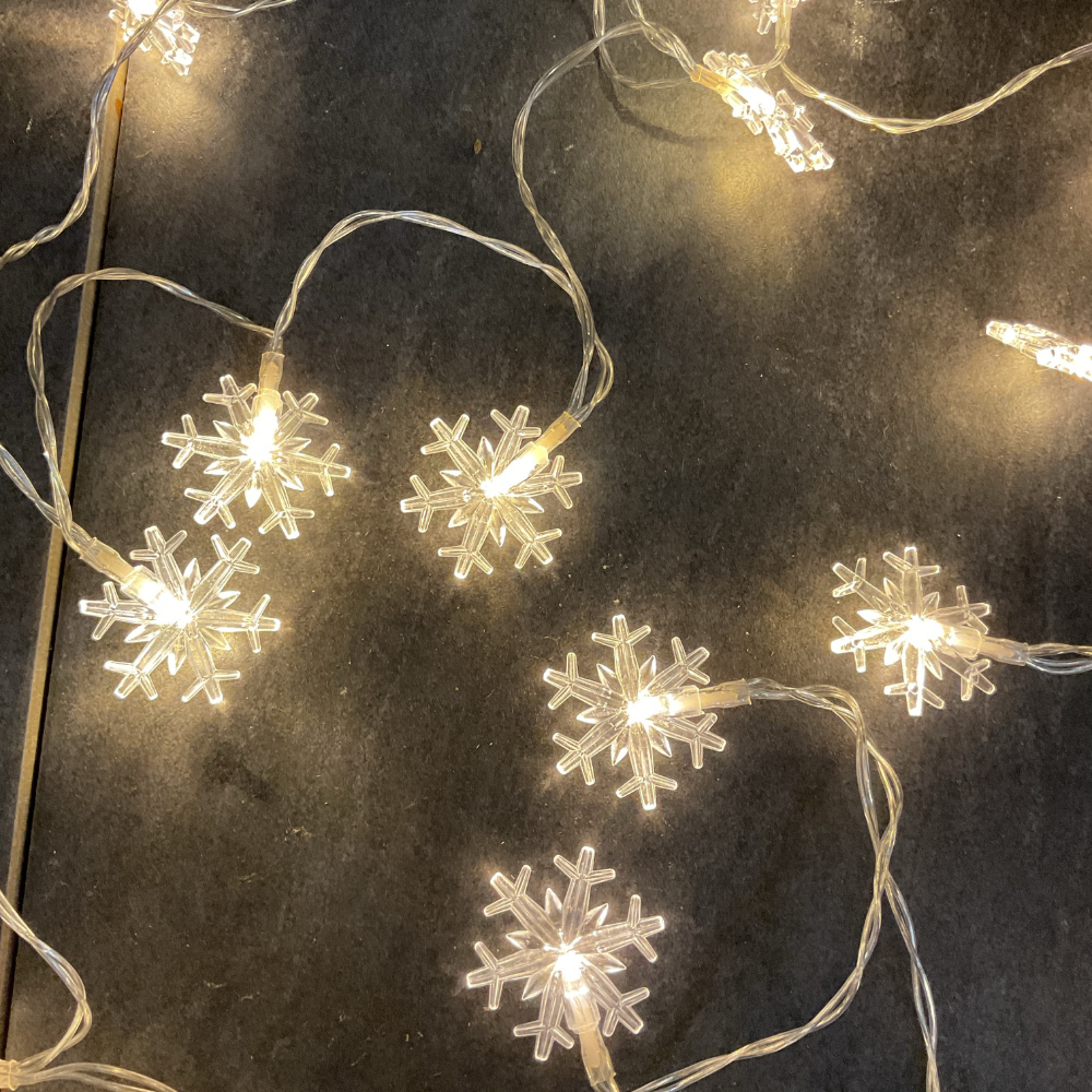 Snowflake warm white string lights 20 LED's 3m. battery operated