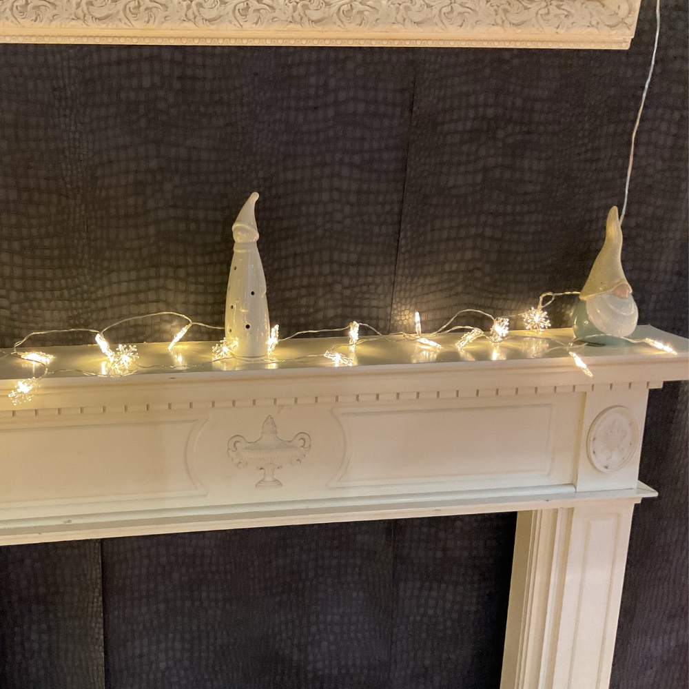 Snowflake warm white string lights 20 LED's 3m. battery operated