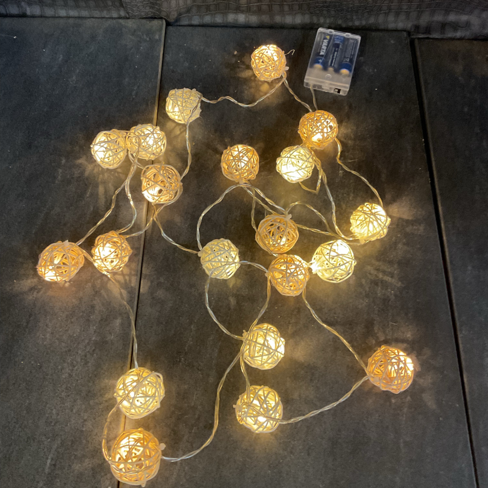 Cotton balls warm string lights 20 LED's 3m. battery operated