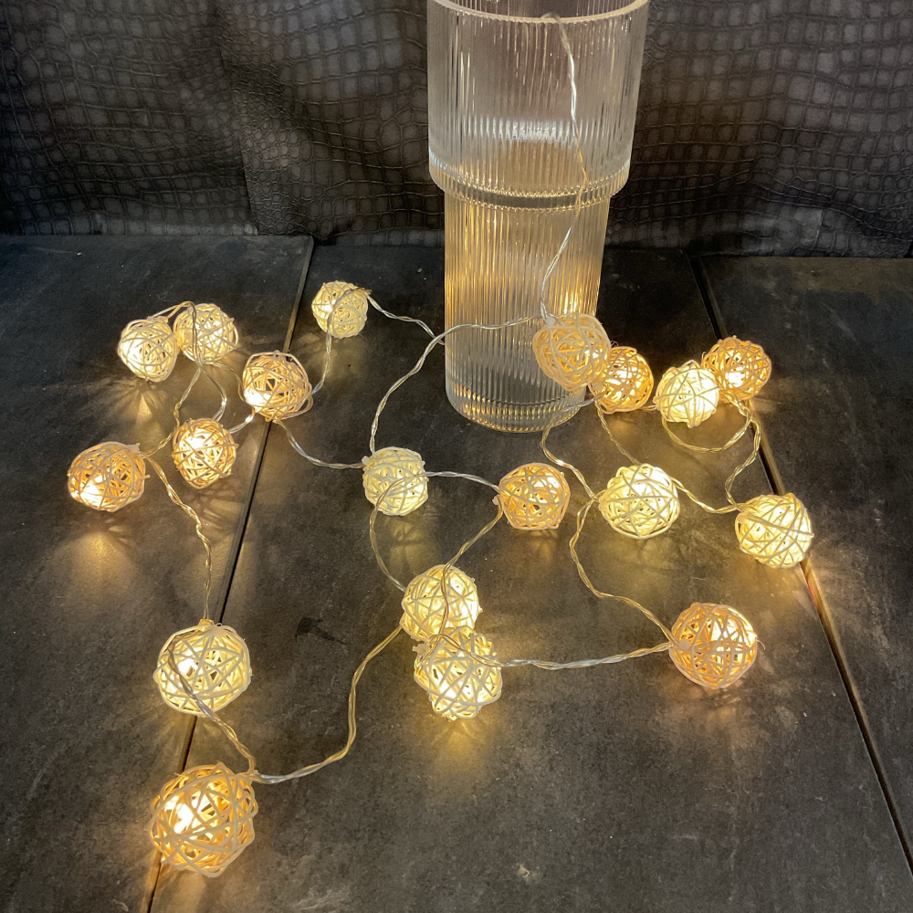Cotton balls warm string lights 20 LED's 3m. battery operated