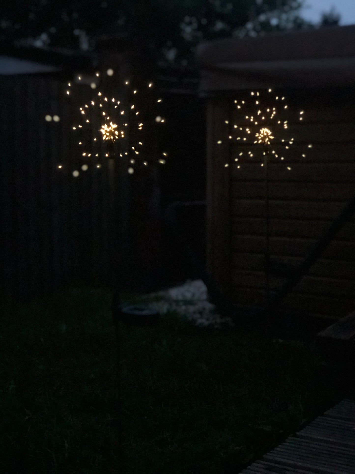Firework solar polar garden stake lights (1 per pack)