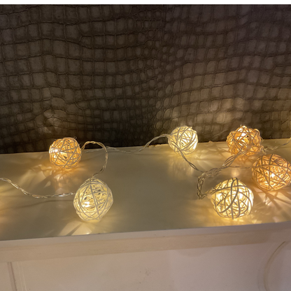 Cotton balls warm string lights 20 LED's 3m. battery operated